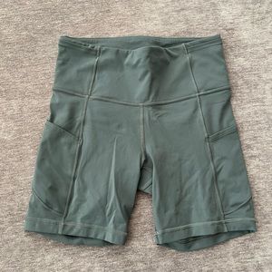 Lululemon shorts green size 6